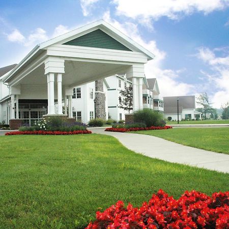 Essenhaus Inn & Conf. Center Middlebury Exteriör bild