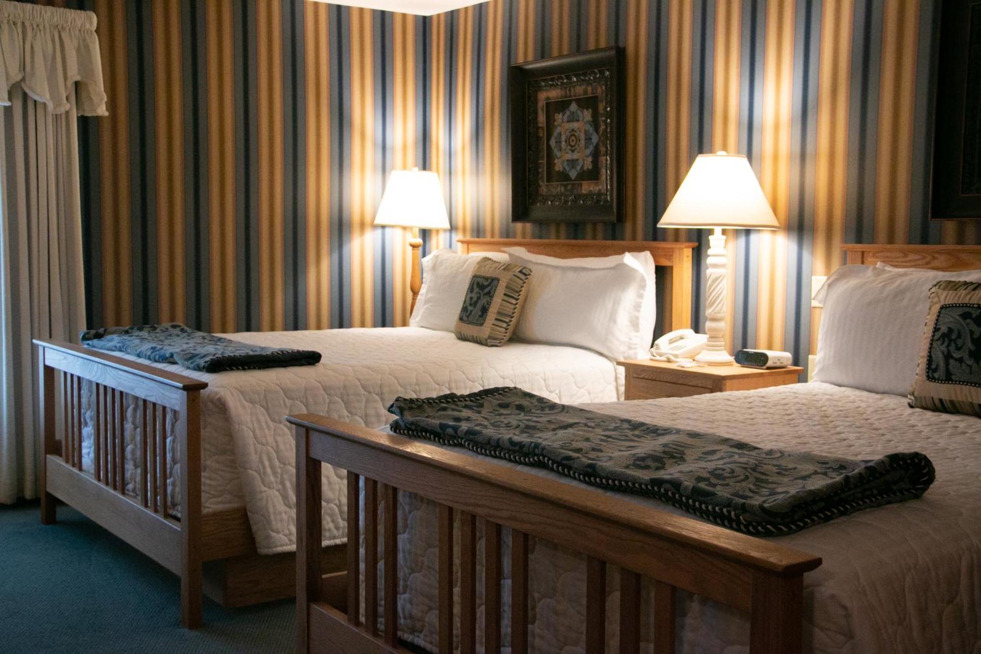 Essenhaus Inn & Conf. Center Middlebury Exteriör bild
