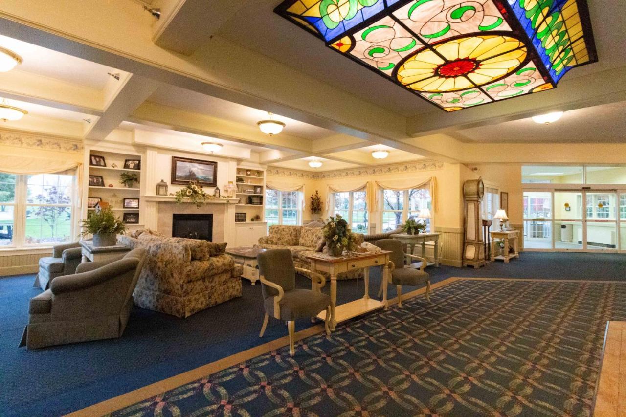Essenhaus Inn & Conf. Center Middlebury Exteriör bild